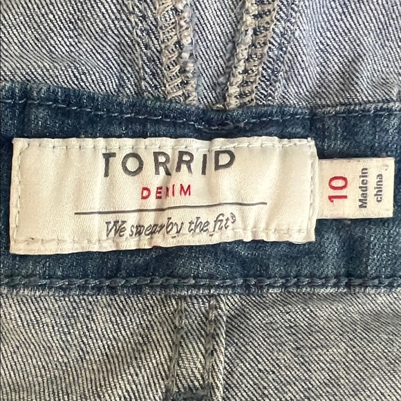 TORRID- Blue Denim Jeans Overalls - Picture 4 of 7